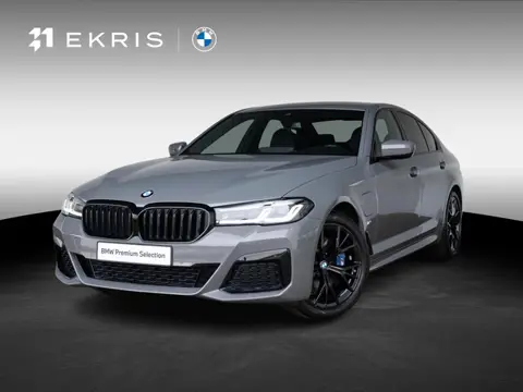 BMW 5 Serie Sedan 530e | High Executive | M Sportpakket | Stoelverwarming | PDC | 19 inch | Trekhaak
