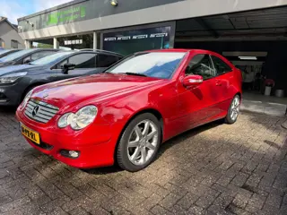 Mercedes-Benz C-klasse Sportcoupé 220 CDI | NIEUWE APK | MOOIE AUTO | ZUINIGE DIESEL | AIRCO | CRUIS
