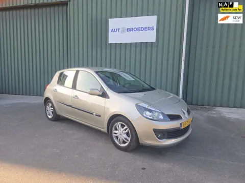 Renault Clio 1.6-16V Privilège AUTOMAAT - AIRCO - 5 DEURS