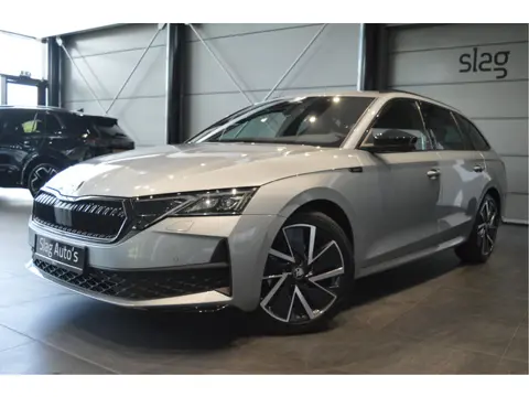 Škoda Octavia Combi 1.5 TSI MHEV Sportline navi camera trekhaak 18 inch !!