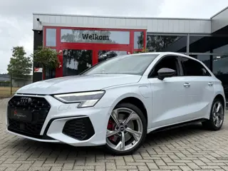 Audi A3 Sportback 45 TFSI-e COMPETITION *!* MATRIX/ CARBON PAKKET/ CAMERA/ RADAR *!*