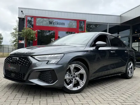 Audi A3 Limousine 30 TFSI AUT. *!* 2x S-LINE *!* CARPLAY/ LED/ 18 INCH/ BLACK OPTIEK/ PRIVACY GLAS *