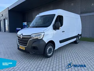 Renault Master T33 135 L2H2 Navigatie + Trekhaak (bj 2024)