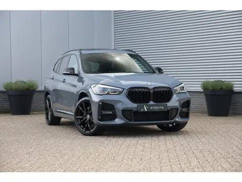 BMW X1 xDrive25e 220pk M-Sport Pano|Memory|H&K|Leder|Stuurvw|HUD|Cam