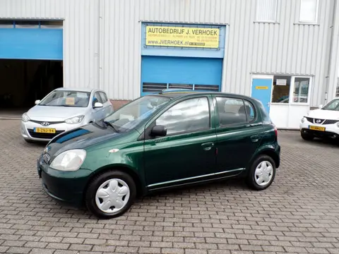 Toyota Yaris 1.3-16V VVT-i Sol airco 5 deurs