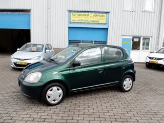 Toyota Yaris 1.3-16V VVT-i Sol airco 5 deurs