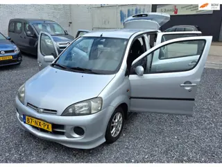 Daihatsu Young RV 1.3-16V 5 leuke zuinig auto airco