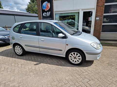 Renault Scénic 2.0-16V ''Expression Sport'' Automaat - Clima - Trekhaak - Apk 23-04-2027 !!