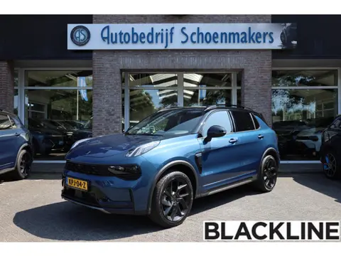 Lynk & Co 01 1.5 MY23! BLACKLINE ZWARTE-HEMEL ROLHOES MY23 360-CAMERA PANO/SCHUIF INFINITY DAB NAVI 