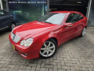 Mercedes-Benz C-klasse Sportcoupé 220 CDI | NIEUWE APK | MOOIE AUTO | ZUINIGE DIESEL | AIRCO | CRUIS