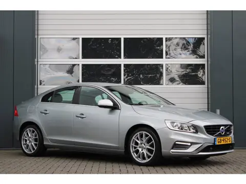 Volvo S60 2.0 T5 R-Design Automaat 245pk Clima/Cruise/Stoelverwarming/Leder/PDCv+a/LED/RadioCD.AUX.U