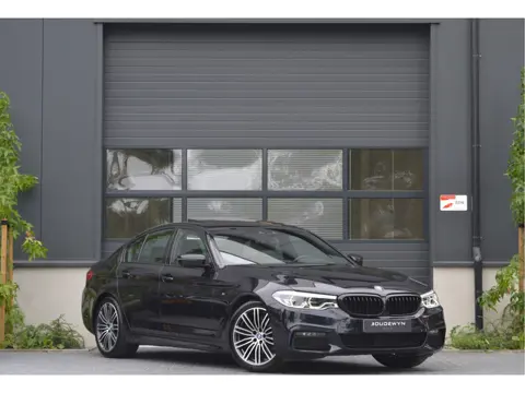 BMW 5 Serie 520i High Executive M-Sport Schuif/kantel dak | Head up | Memory Seats | stoelverwarming