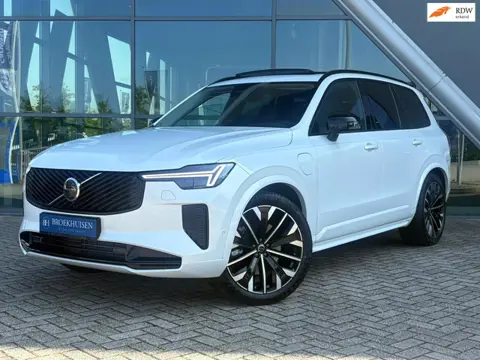 Volvo XC90 2.0 T8 Plug-in hybrid AWD Ultra Dark 455pk Luchtvering / Bowers Wilkins / Trekhaak