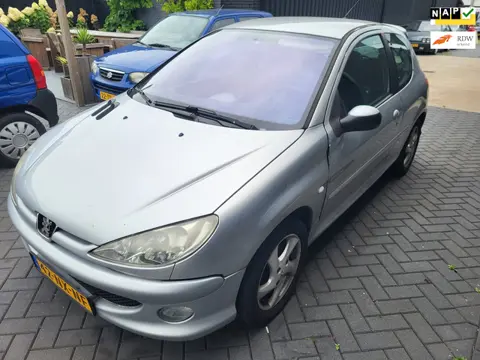 Peugeot 206 1.6-16V Quiksilver 3drs airco werkend