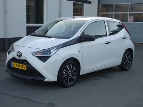 Toyota Aygo 1.0 VVT-i x-fun Airco, elektrische ramen, centrale vergrendeling, licht metalen velgen, 