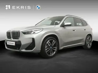 BMW X1 xDrive25e M Sport | Camera | 19" M Dubbelspaak | Stoelverwarming | Navigatiesysteem | Parkeer