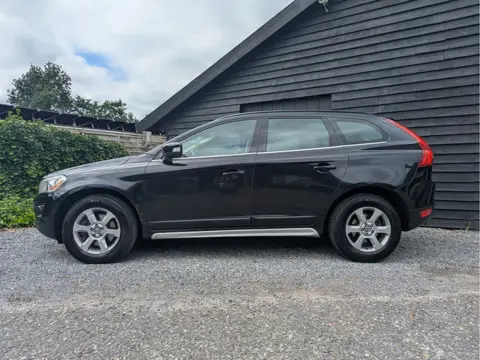 Volvo XC60 2.4D AWD Momentum (bj 2008, automaat)