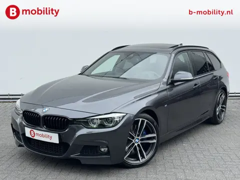 BMW 3 Serie Touring 320i High Executive M-Sport Trekhaak Panoramadak Head-Up NL Auto! | Apple CarPla