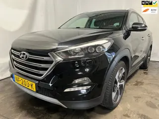 Hyundai Tucson 1.7 CRDi HP Premium MOTOR SCHADE!!
