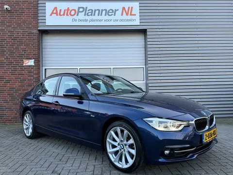 BMW 3-serie 330i xDrive Sport! Harman/Kardon! Head-Up! Navi!