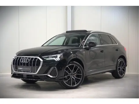 Audi Q3 35 TFSI S Line Pro Line S S-Line | Panoramadak | Stoelverwarming | Camera | Cruise Control |