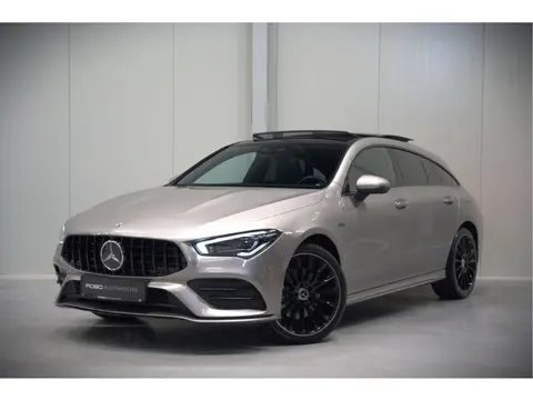 Mercedes-Benz CLA-Klasse Shooting Brake 250 e Premium | Panoramadak | Stoelverwarming | Multibeam LE