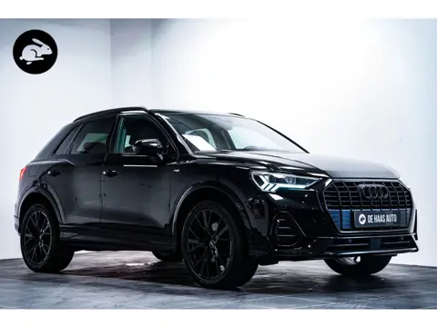 Audi Q3 45 TFSI e S-Line Black edition|20 inch|Camera|Full led