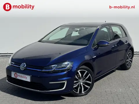 Volkswagen e-Golf SOH 91% Warmtepomp Achteruitrijcamera DAB NL Auto! | Stoelverwarming | Adaptive Cr
