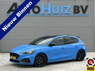 Ford Focus 2.3 EcoBoost ST-3 279 PK Recaro stoelen Stuurverwarming Stoelverwarming Achteruitrijcamer