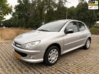 Peugeot 206 1.4 Génération - airco - cruise control - nieuwe apk tot 08-2027