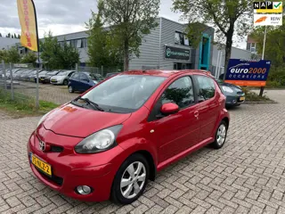 Toyota Aygo 1.0-12V Aspiration - LUXE UITVOERING - NWE APK !