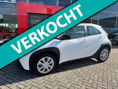 Toyota Aygo X 1.0 VVT-i MT Play |Camera|Apple Carplay & Android|NL-Auto
