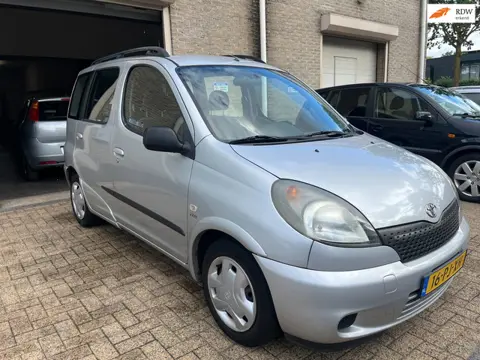 Toyota Yaris Verso 1.3-16V VVT-i Sol AUTOMAAT AIRCO.