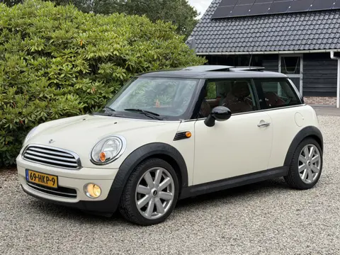 MINI 3-deurs 1.6 Cooper Chili Panoramadak/Leder/NAP/Airco/LMV/120PK