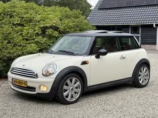 MINI 3-deurs 1.6 Cooper Chili Panoramadak/Leder/NAP/Airco/LMV/120PK