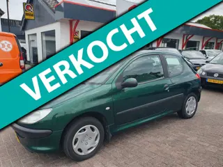 Peugeot 206 1.4 XT AUTOMAAT 93941 KM NIEUWE APK