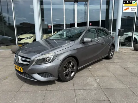 Mercedes-Benz A-klasse 180 Ambition |Aut | Navi | leder | Xenon | Pdc | dealer onderhoud