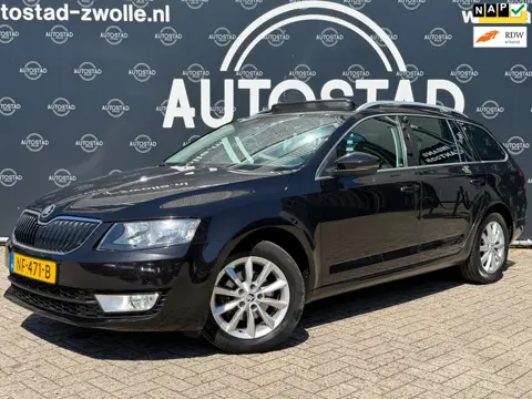 Skoda Octavia Combi 1.6 TDI Greentech Automaat / NL-Auto / 2e Eigenaar / Pano / APK / Airco / Navi