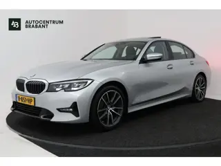 BMW 3-serie 320i Executive Edition (PANORAMADAK, SFEERVERLICHTING, PDC, DEALER ONDERHOUDEN)