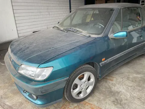 Peugeot 306 Cabriolet 2.0 Schuurvondst (bj 1994)