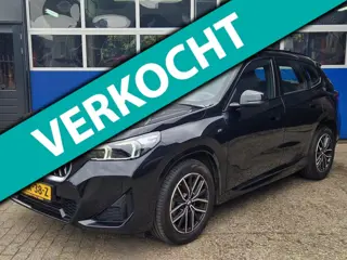 BMW X1 SDrive18i M-Sport / Automaat / Keyless / LED / Achterklep elektrisch / Stoelverwarming / Carp