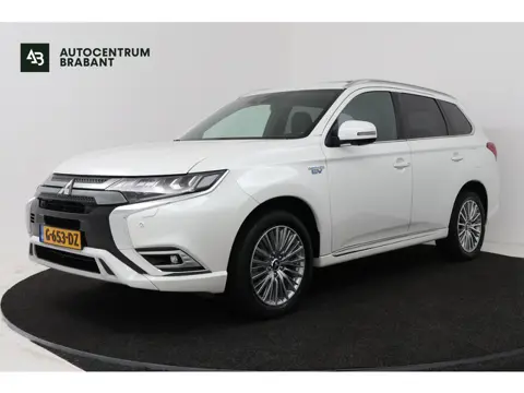 Mitsubishi Outlander 2.4 PHEV Instyle (PANORAMADAK, STUUR-/STOELVERWARMING, 360 CAMERA, LEDER, STUUR