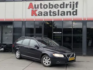 Volvo V70 2.4 D5 Momentum - Clima - Cruise - Navi-