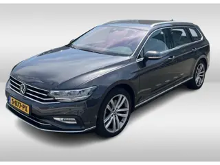 Volkswagen Passat Variant 1.5 TSI R-Line Business + / Camera / CarPlay / Leder&Alcantara / 18'' / St