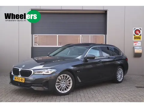 BMW 5 Serie Touring 530e Business Edition Plus, Carplay, Camera, Laser, Elektr Trekhaak, Memory