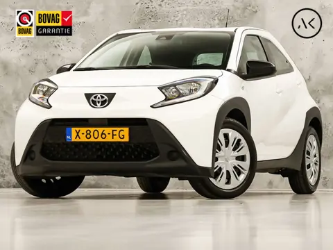 Toyota Aygo 1.0 VVT-i MT Play (APPLE CARPLAY, NAVIGATIE, ADAPTIVE CRUISE, SPORTSTOELEN, LANE ASSIST,