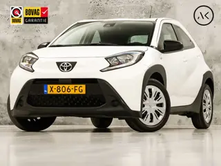 Toyota Aygo 1.0 VVT-i MT Play (APPLE CARPLAY, NAVIGATIE, ADAPTIVE CRUISE, SPORTSTOELEN, LANE ASSIST,