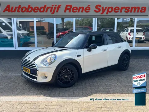 MINI 5-deurs 1.5 Cooper Chili | Bluetooth | Stoelverwarming | Sfeerverlichting | Navi