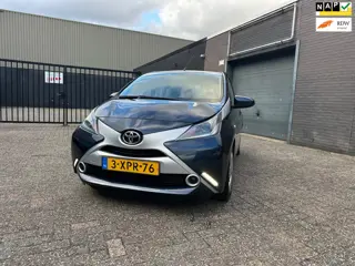 Toyota Aygo 1.0 VVT-i x-play Camera Airco Elek. Pakket 5drs APK NAP.