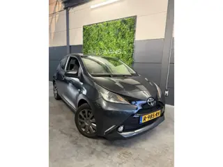 Toyota Aygo 1.0 VVT-i x | 5 deurs | Camera | Airco | Electro Grey | MEER FOTOS VOLGEN